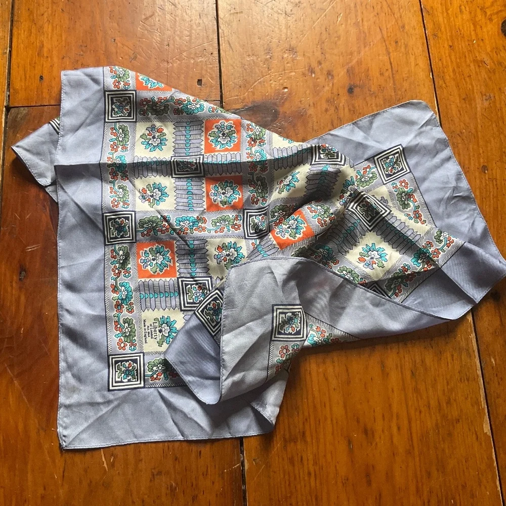 Vintage Liberty of l London silk square - Picture 3 of 7